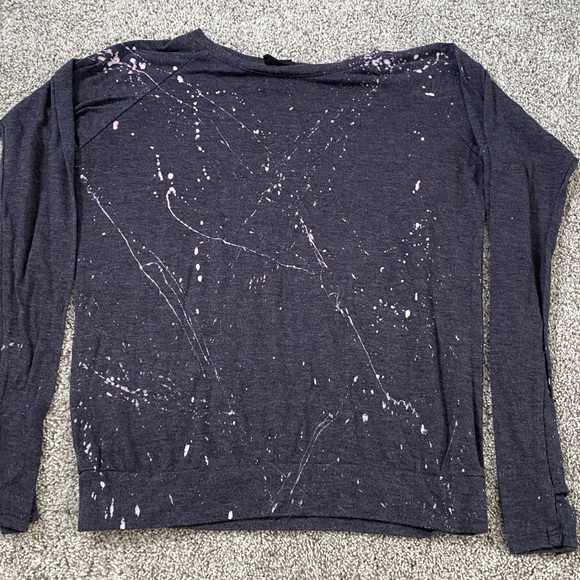 Dark grey and white long sleeve - Picture 1 of 2